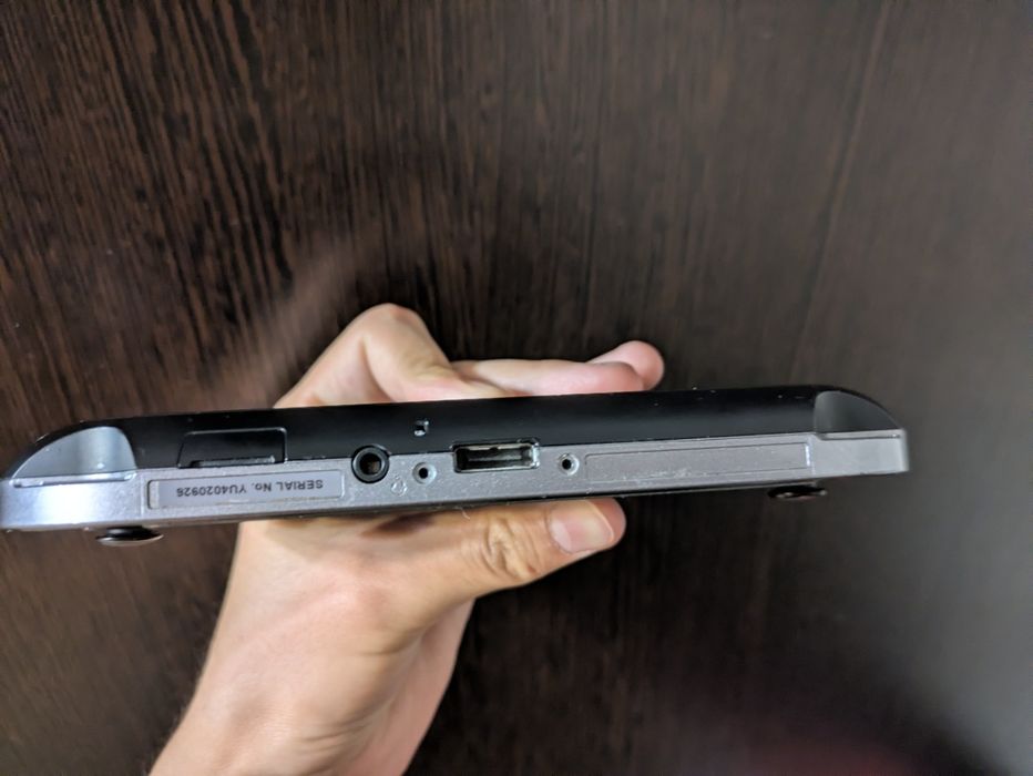 Продам ps vita 1000