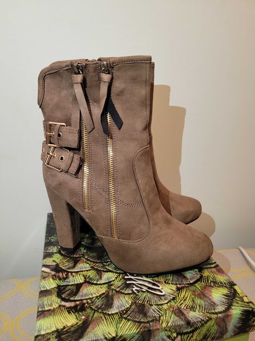 Нови дамски боти на ток