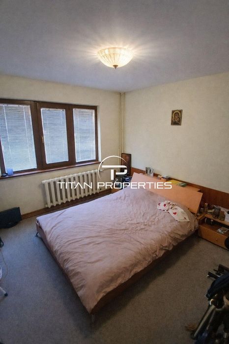 Тристаен апартамент за продажба в кв. Изгрев
