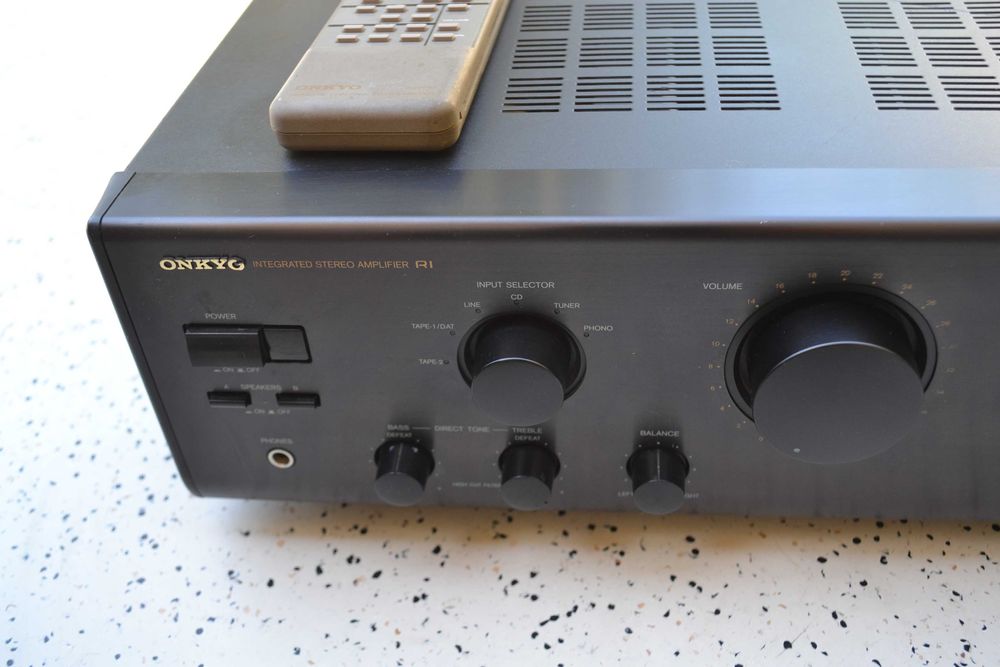 Amplificator Onkyo A 8051 cu Telecomanda
