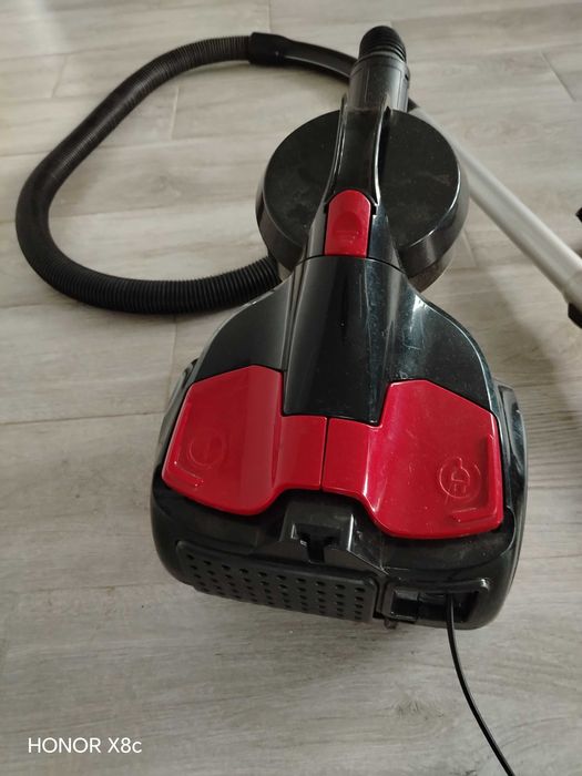 2 Aspiratoare Haley și Vivax