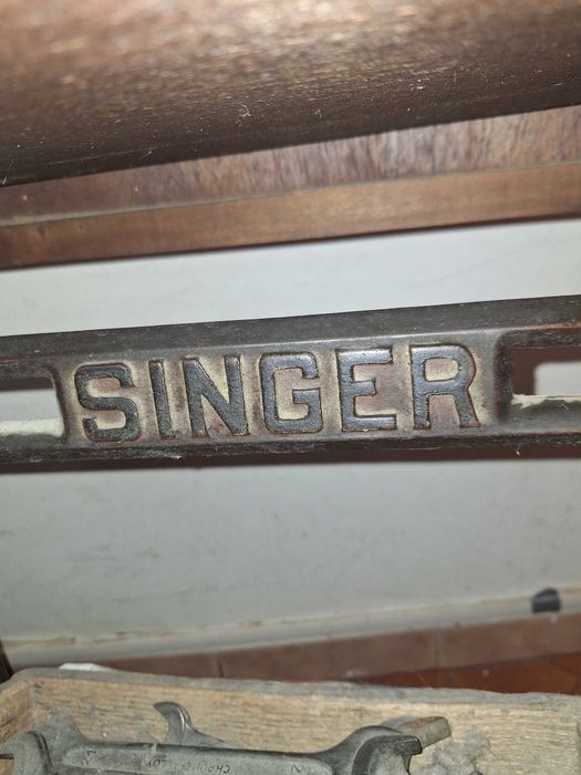 Masina de cusut Singer