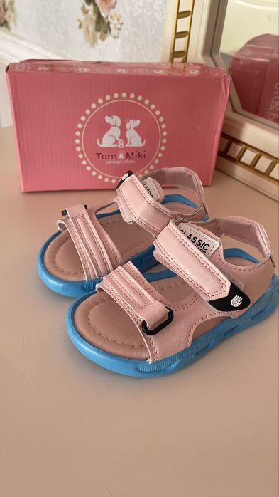 Обувь детская новая