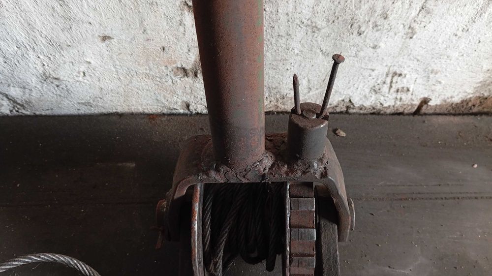 Ручной шахтный жак