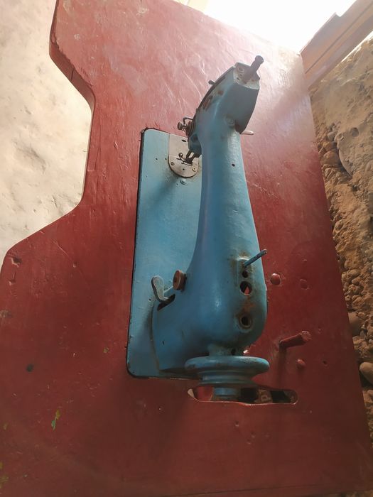 Продаётся швейная машина