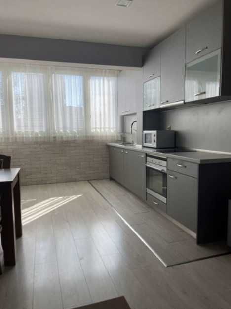 Двустаен апартамент под наем Света Троица