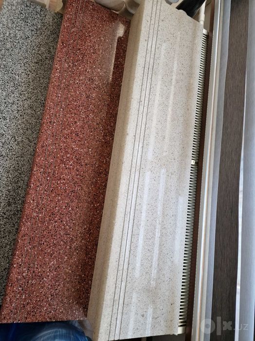 Aglomeratdan tayyor zinalar travertin va granit ko'rinishga ega
