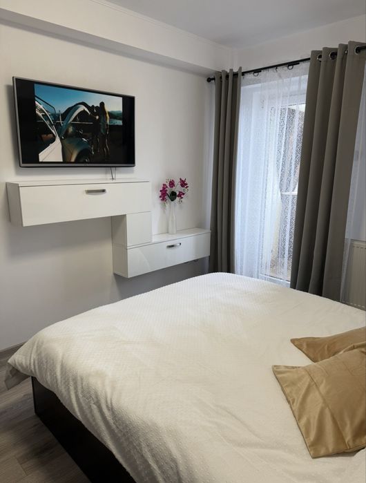 Închiriez apartament