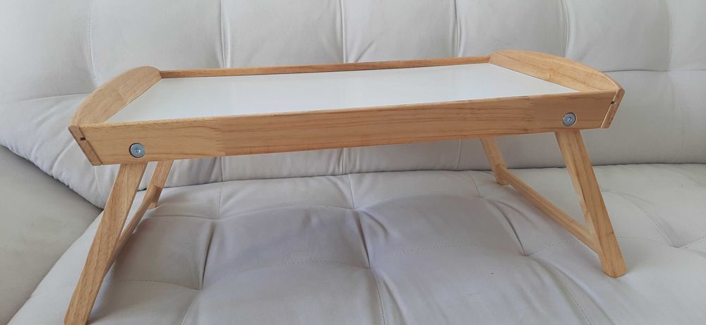 Сгъваема масичка за легло