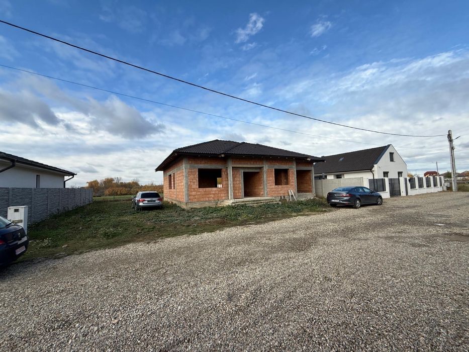 Casa noua parter Santandrei - gaz - curent