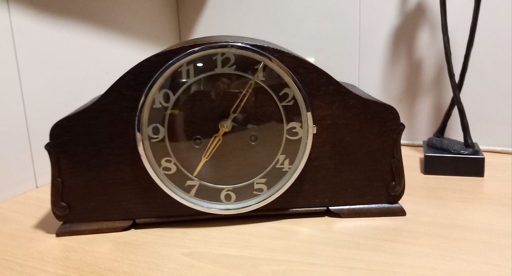 Старинен часовник