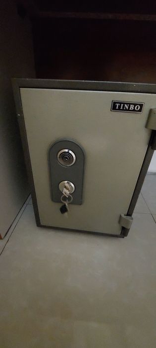 Сейф бронированный