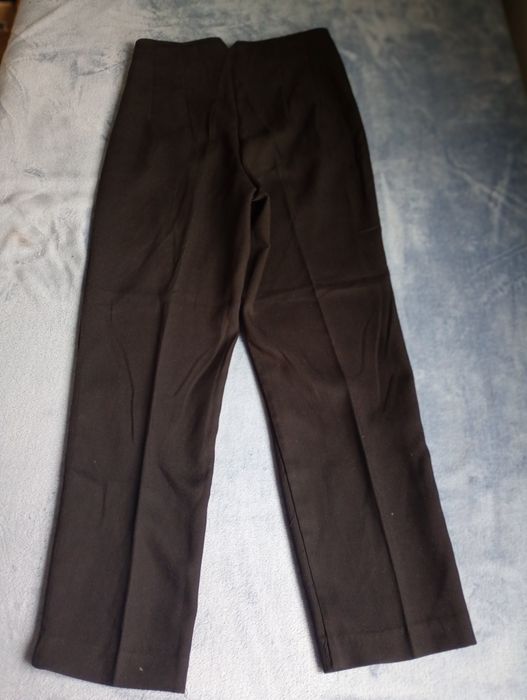 Pantaloni eleganți