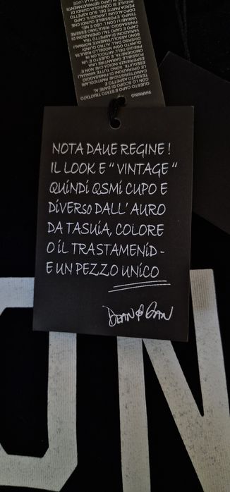 Оригинална черна тениска Dsquared2, модел ICONique (100% памук!)