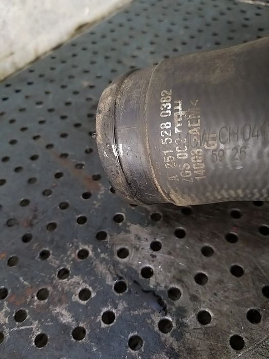 Furtun tub intercooler 3.0 cdi mercedes r class w251 a2515280382