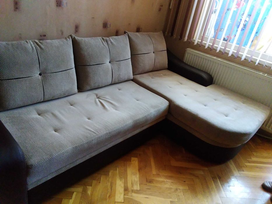 Малък ъглов. Диван