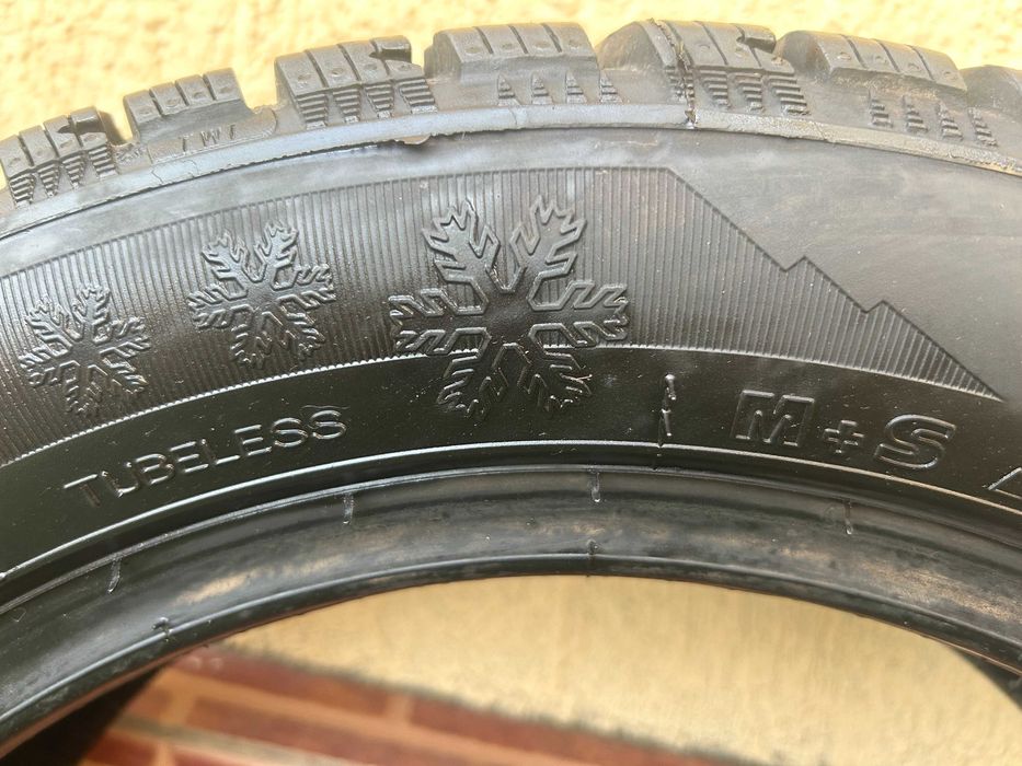 Anvelope  Stare  Noua   .  4   B UC . 195/ 55/ R16 / M + S  Noi