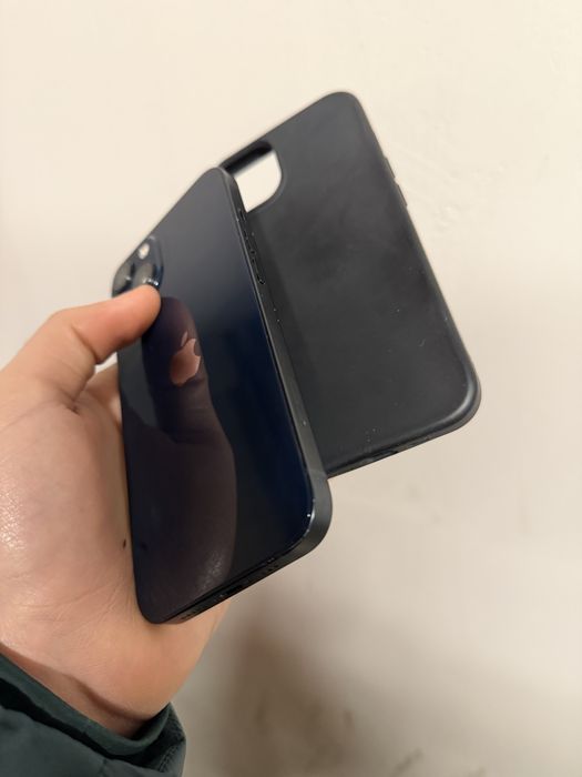 Vand iPhone 13 black 100% bateria