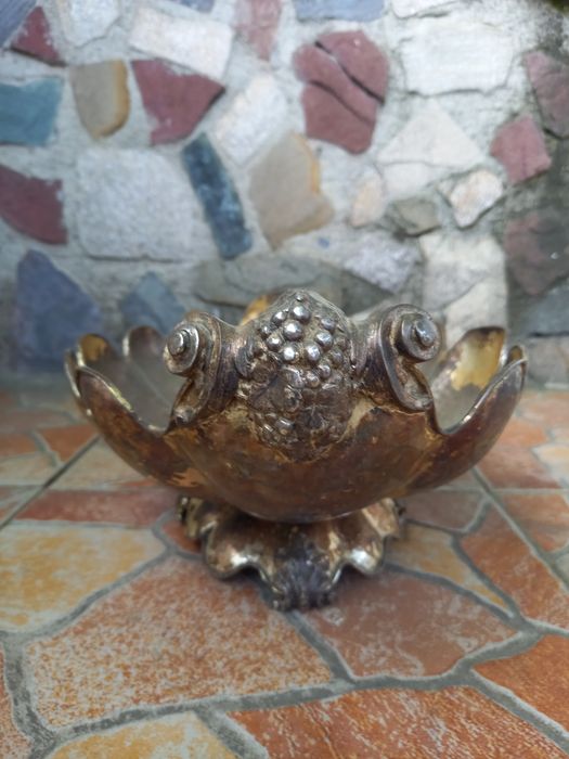 De fruptieră argintata