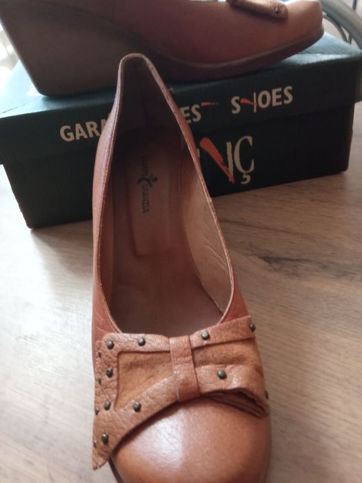 Продам кожанные туфли 40  раз