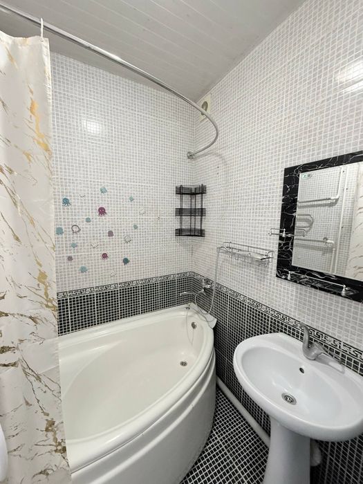 Сдается 2ух комнтная квартира на чиланзаре на Ц квартале