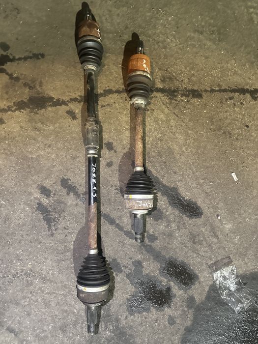 Полуоски Honda Jazz 1.3 Hybrid 08-15г