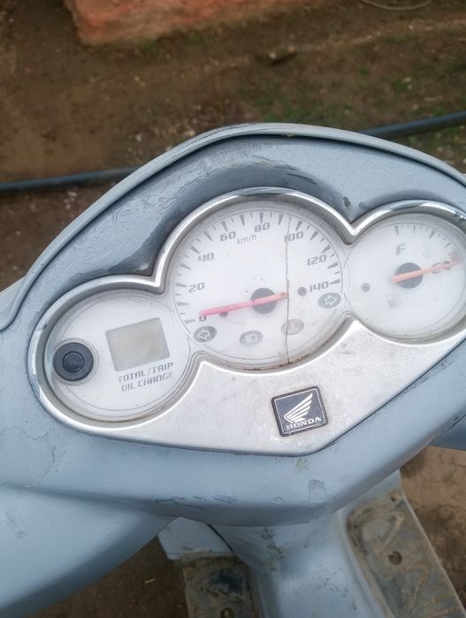 Scuter Honda motor 150 preț 1000 RON fix sau schimb cu alt scuter sau