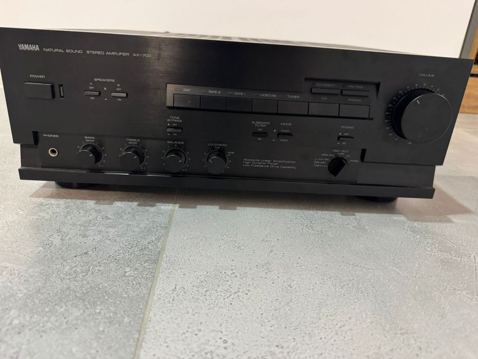 vand amplificator/statie YAMAHA AX-700 600W (sistem audio,muzica,casa)