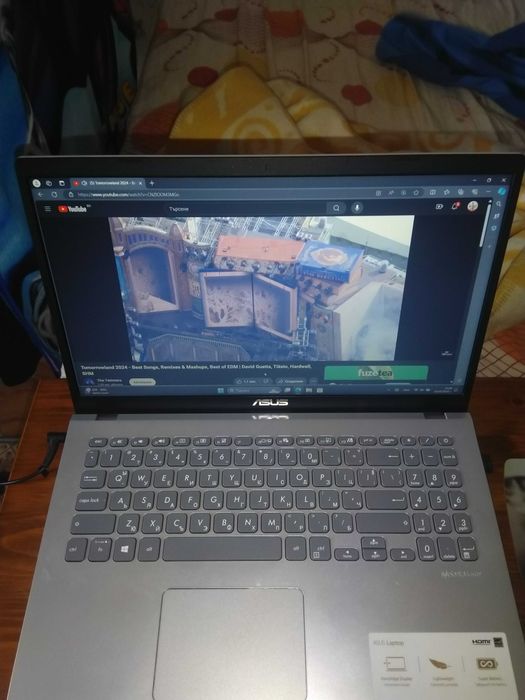 Лаптоп Асус - Asus Laptop - подходящ за офис или магазин.