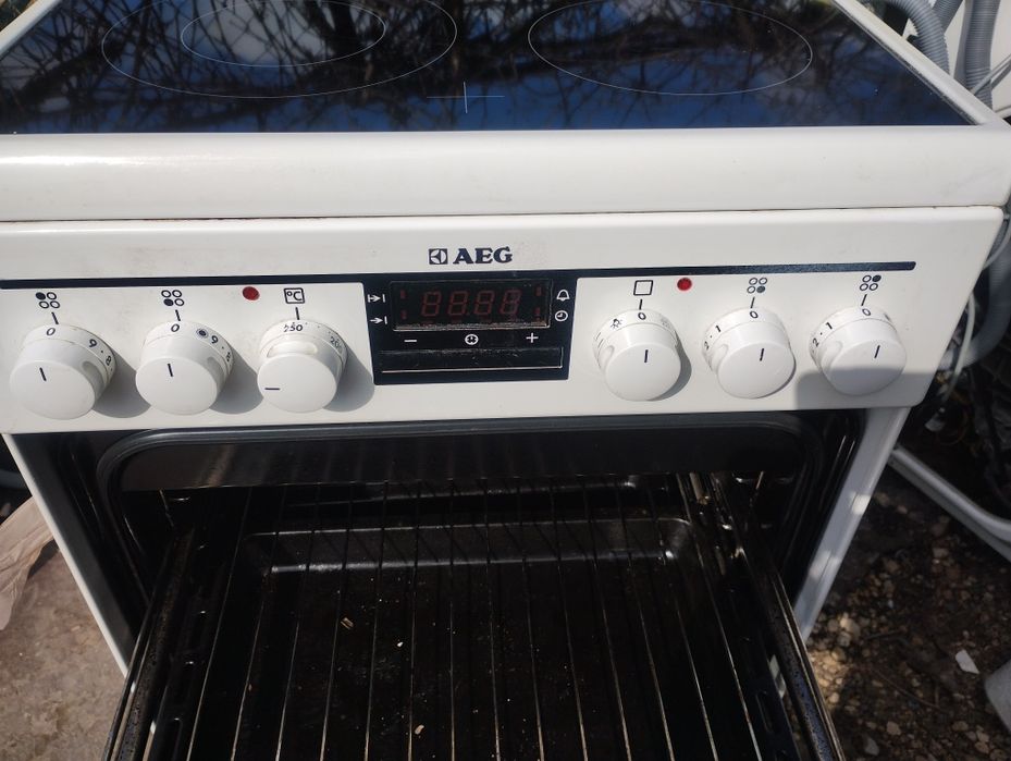 готварска печка AЕG керамика,Индукционни котлони