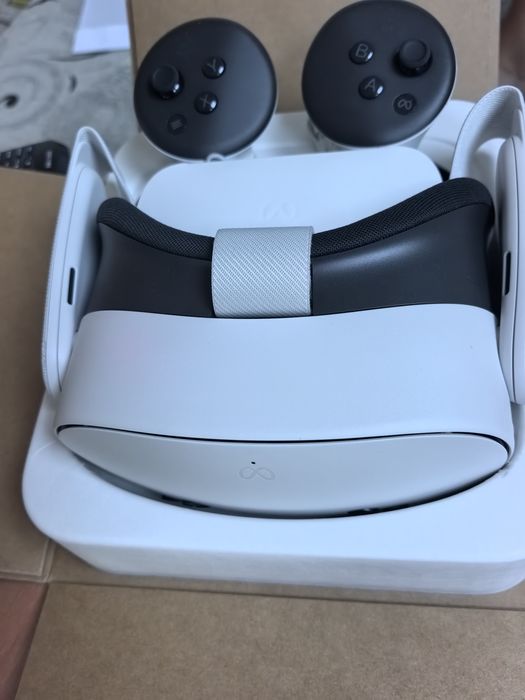 VR очила Meta Quest 3S, 128GB, бели
+ подарък US към EU адаптер
