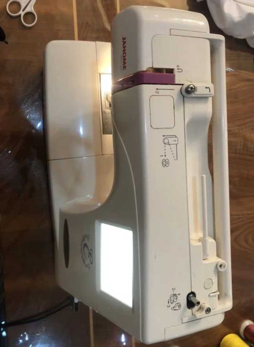 Продаётся вышивальная машинка Janome 350e