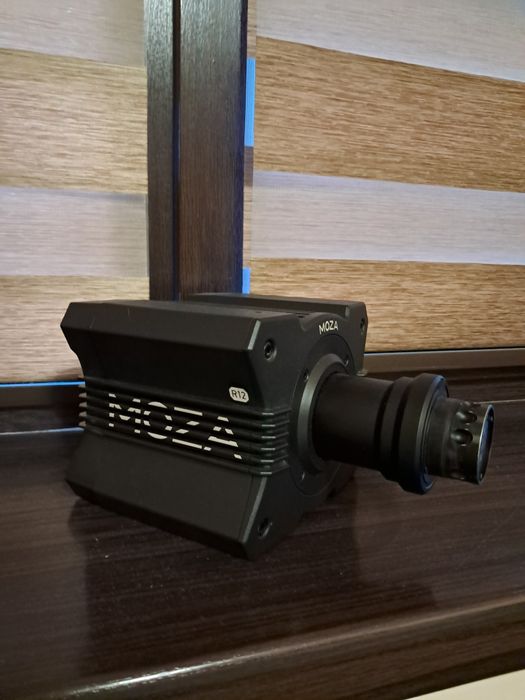 Продам базу moza r12 и рули