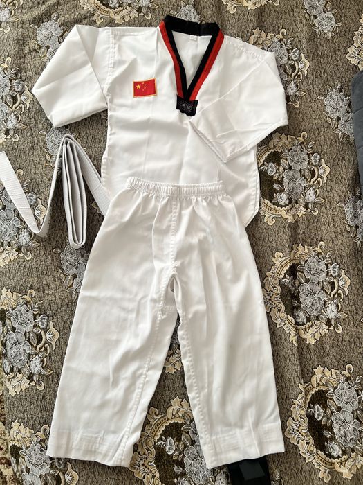 Кимоно для тэквандо.