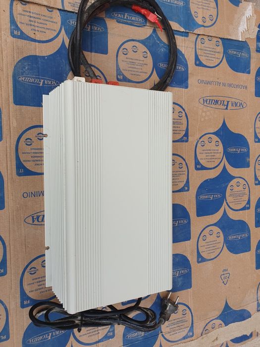 Incarcator baterii Samlex