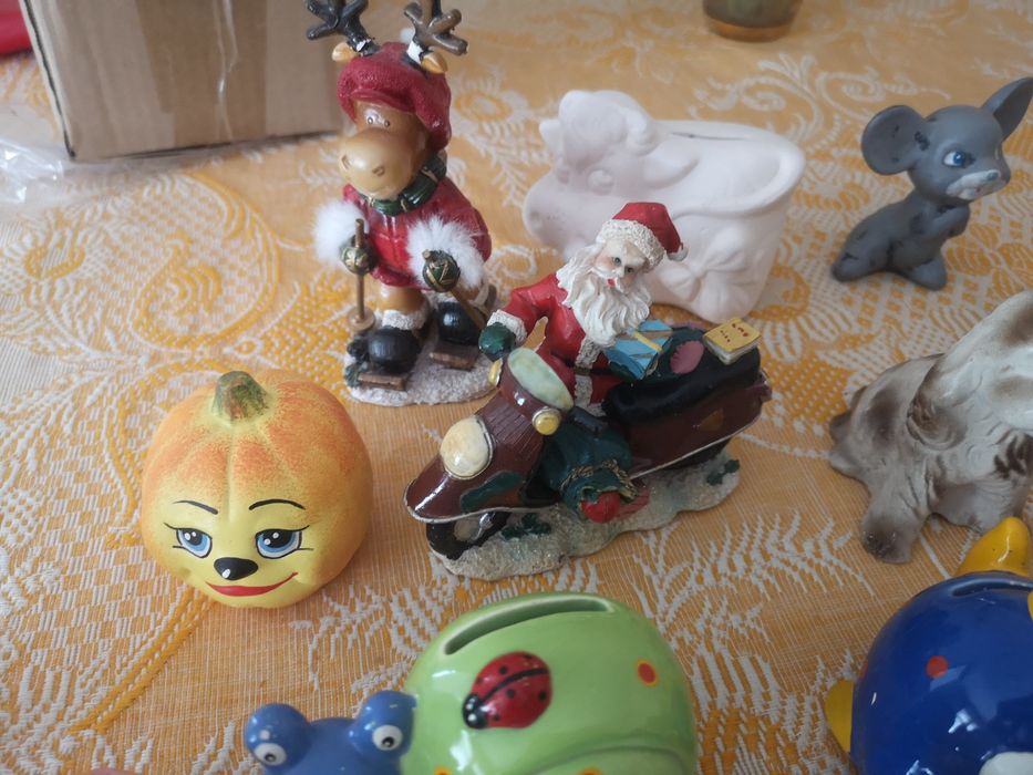 Керамични фигурки и касички
