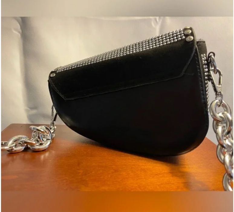 Нова чанта с камъни