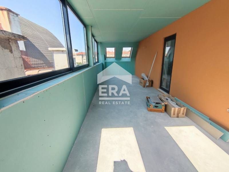 Просторени светъл  мезонет в един от най-предпочитаните квартали на гр