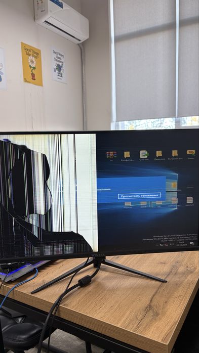 Мониторы: AOC, Packard Bell, Fujitsu 19 (Рабочие), другие не работают