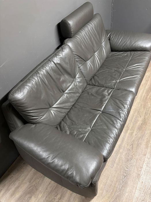 Canapea 2 pers. piele naturala de culoare gri