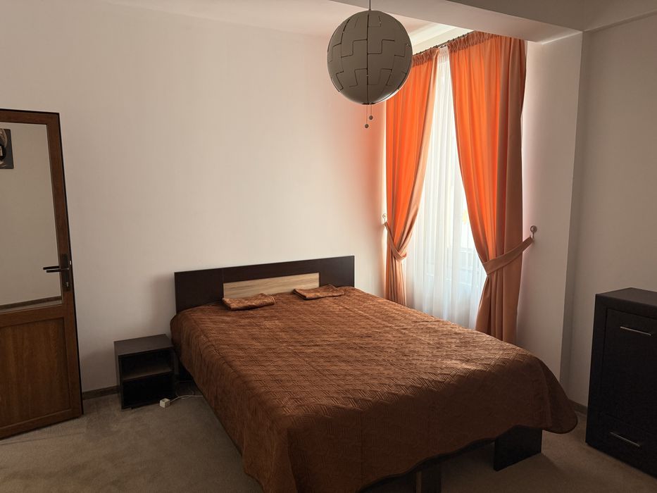 Inchiriez apartament 3 camere - Parc Sub Arini