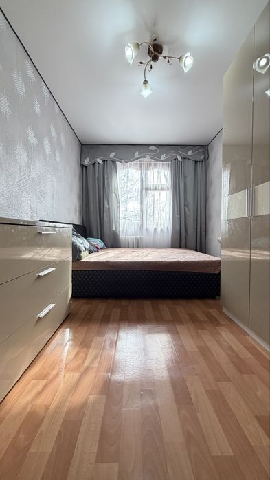 Продается 4-х комн.кв Магазин Урал