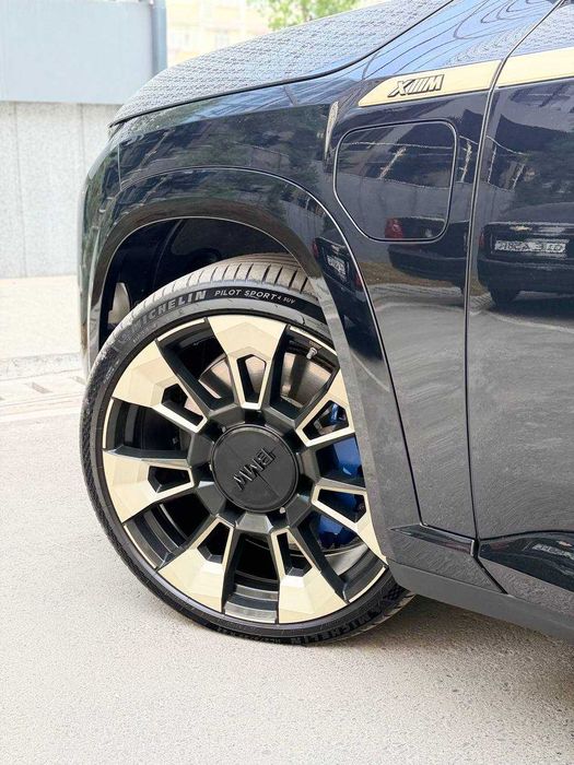 Sotuvda BMW XM Hybrid