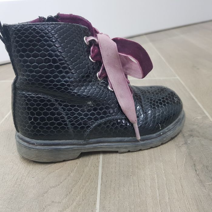 Продам осенюю обувь