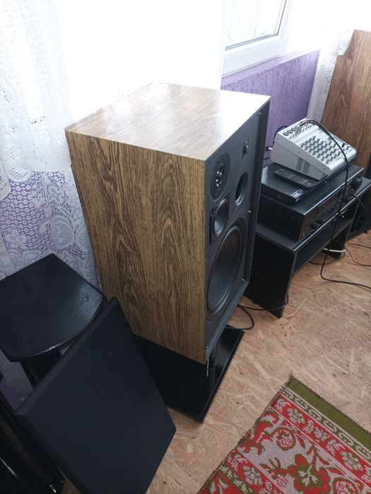 Boxe de podea plus amplificator