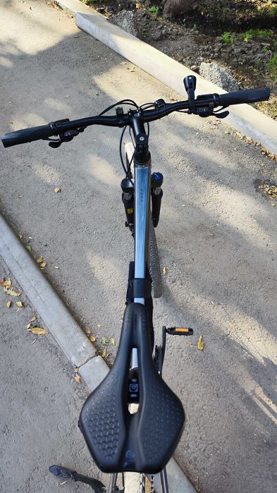 Гибридный велосипед Giant Roam 2 Disc