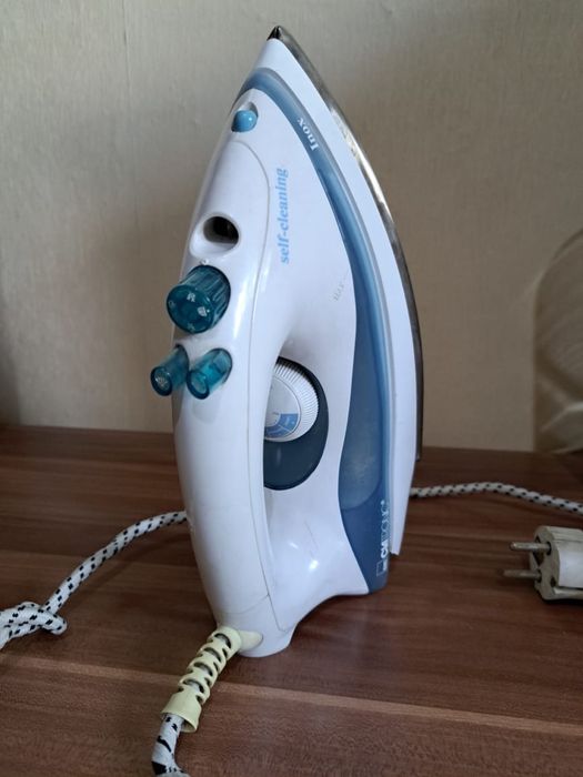 Продам утюг в хорошем состоянии