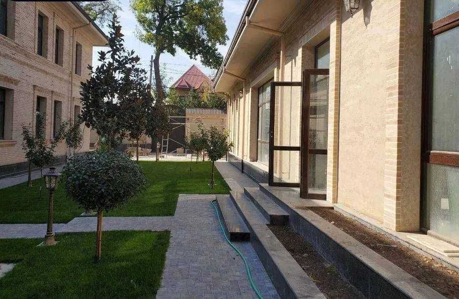 Сдаётся Евродом Резиденция 33-соток ориентир Парижен люкс Неоклассика