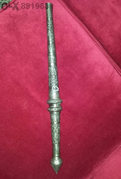 Колекционерски нож с гравирано острие