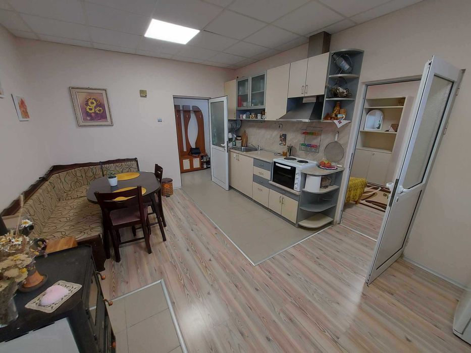 Продава се Четиристаен апартамент в Търговище, Център - 90 кв.м за 1473 €/кв.м - Снимка #1